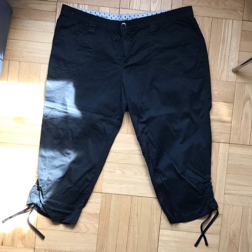 LEE BLACK STRETCH WAIST CAPRIS SIZE 16W